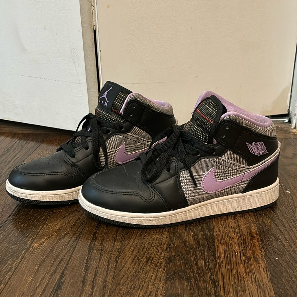NIKE Jordan 1s